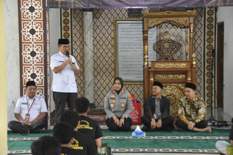 Bupati Cirebon Siap Berangkatkan Anak Bermasalah Hukum ke Pesantren dan Beri Modal Usaha