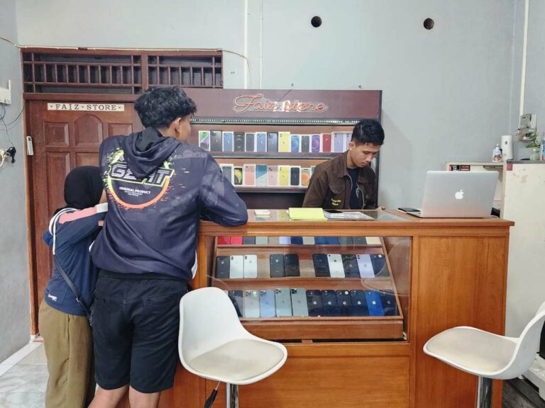 Sewa iPhone Saat Lebaran, Pamer atau Kebutuhan?