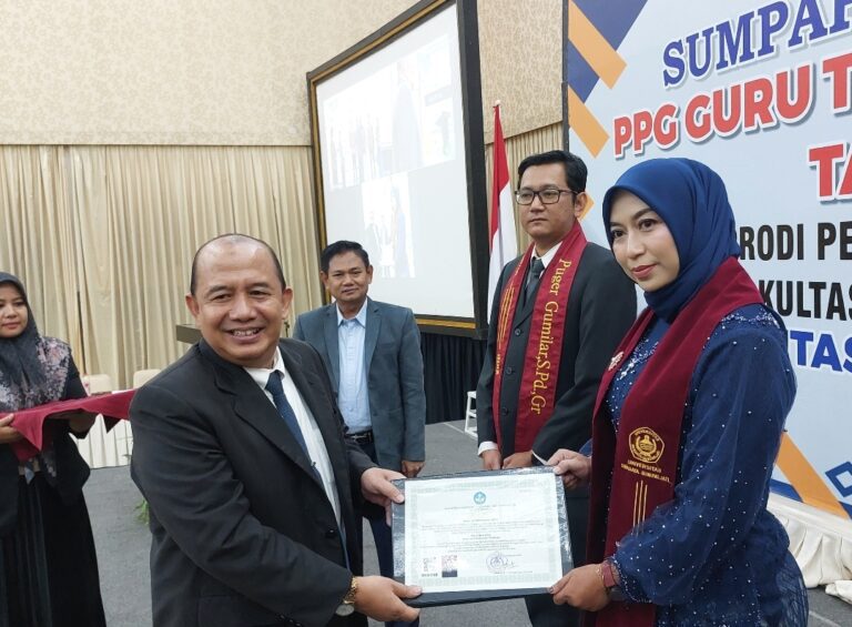 2.931 Guru Baru Ikuti Sumpah Profesi di UGJ Cirebon: Siap Cetak Generasi Unggul Bangsa