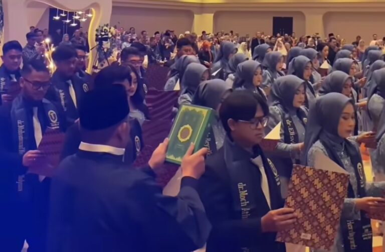 Suasana Haru Warnai Pengambilan Sumpah 73 Dokter Baru FK UGJ Cirebon