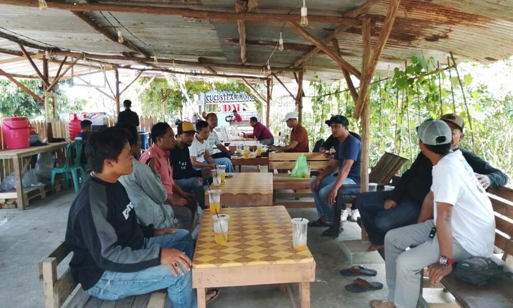 Forum lembaga 4 desa saat mengadakan rapat konsolidasi lintas lembaga (Foto: KIM)