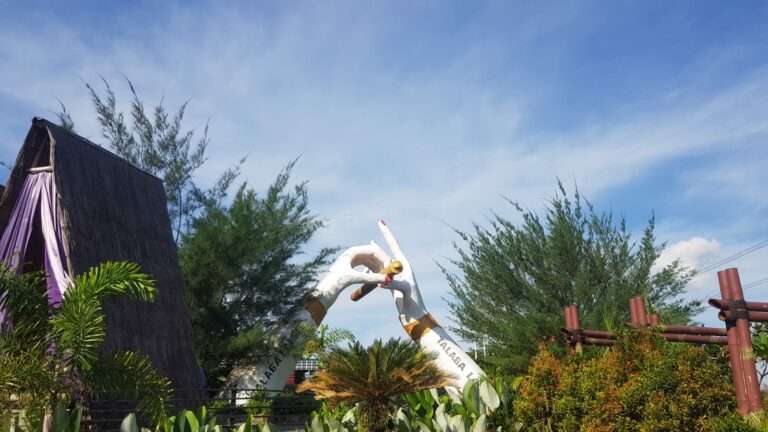Destinasi wisata Talaga Langit (Foto: KIM)