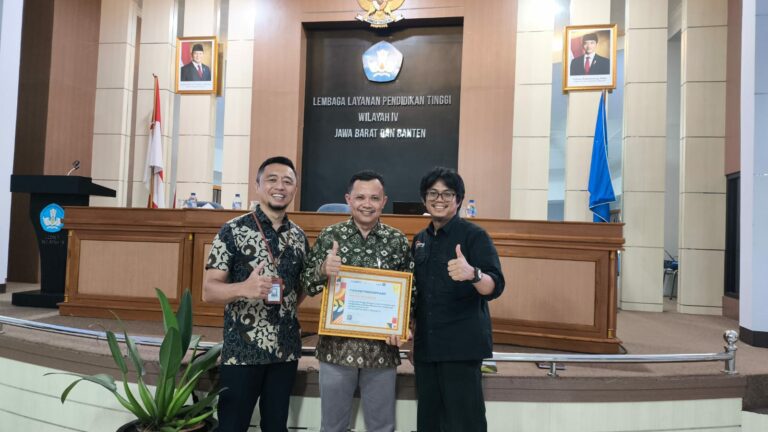 Uniku Raih Penghargaan Ketiga Terbanyak Dalam Penelitian dan Pengabdian Masyarakat