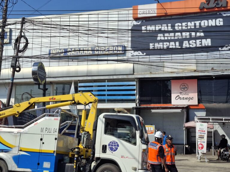 Jurus Imron Jaga Estetika di 3 Kawasan Cirebon