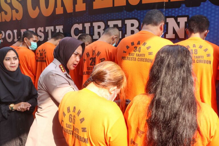 Seorang Janda di Curebon Nekat Jual Barang Haram Demi Anak
