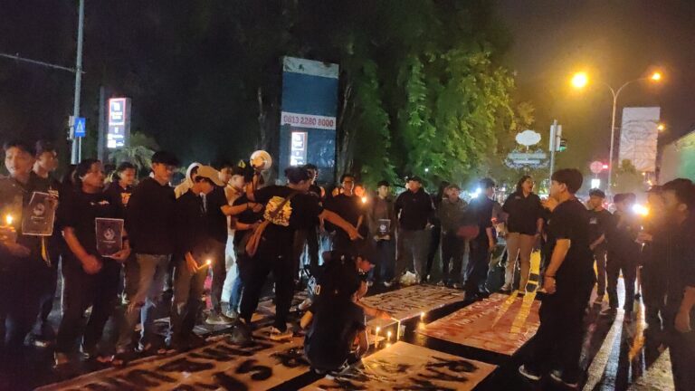Refleksi Mahasiswa Cirebon: Aksi Lilin, Doa Bersama, dan Kritik ke Pemerintah