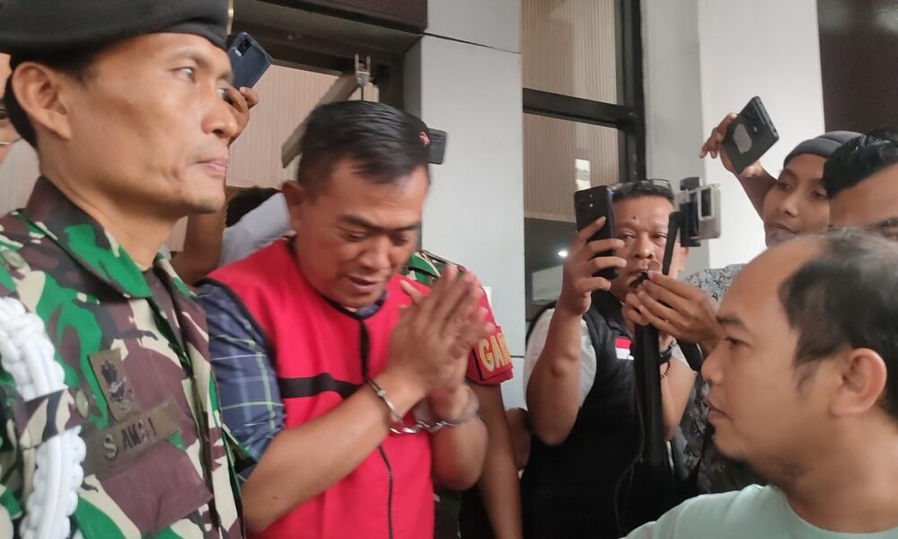 Mantan Wali Kota Cirebon Nashrudin Azis ditetapkan sebagai tersangka dugaan korupsi pembangunan gedung Setda. (Ciayumajakuning.id)