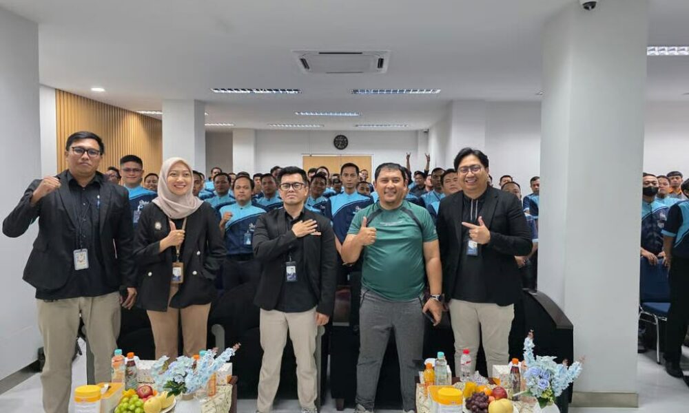BRI Branch Office Otista Region 6Jakarta 1 dan BKS Tingkatkan Standar Layanan, Gelar Training Service Excellence untuk Seluruh Petugas Layanan Kantor. Foto: VRITIMES.com