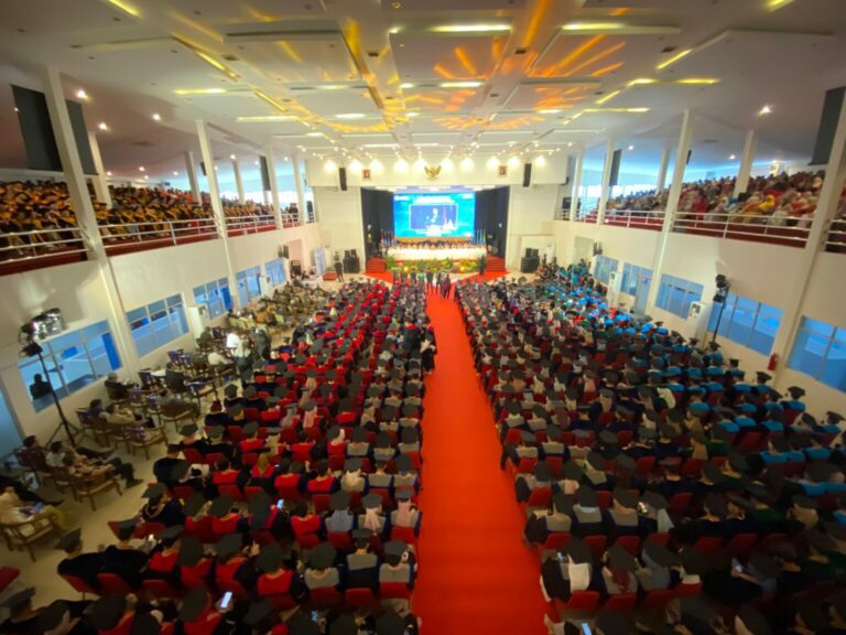 UGJ Lepas 716 Wisudawan dan Siap Jadi Kampus Hijau Keberlanjutan