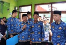 Disdik Majalengka Salurkan Bantuan Khusus Bagi Pelajar Miskin