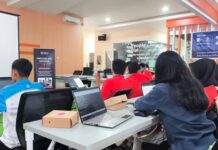 Workshop IDSECCONF 2025 Perkuat Kompetensi Cybersecurity Pelajar, Telkom AI Connect Makassar Berikan Dukungan Penuh