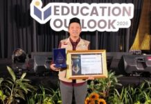 Pegiat Literasi Indramayu Raih Penghargaan Guru Berdaya 2025