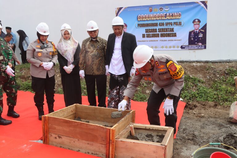 Dukung Program MBG, Kapolda Jabar Pimpin Ground Breaking SPPG Polri di Cirebon