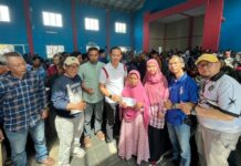 2900 Petani dan Buruh Pabrik di Majalengka Terima BLT DBHCHT