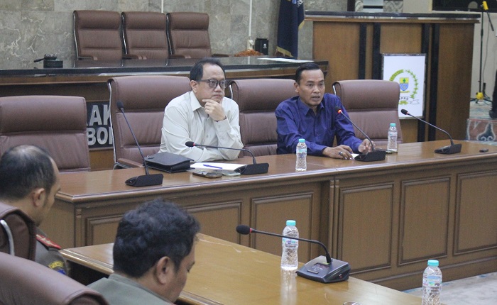 DPRD Kota Cirebon Keluhkan Parkir Liar di Depan CSB Mall