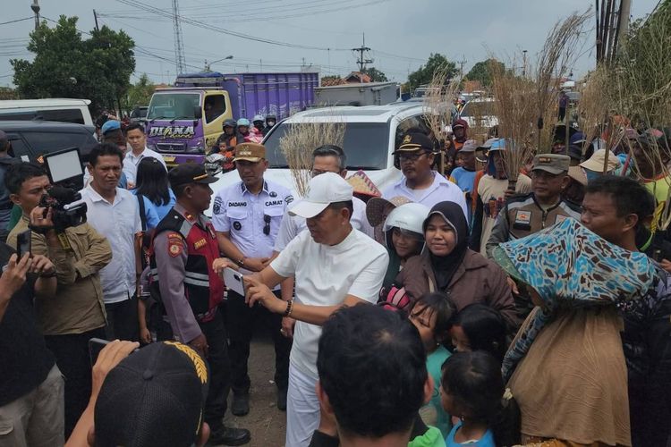 KDM Beri Kompensasi Rp50.000 untuk Pencari Koin di Pantura Demi Kelancaran Mudik