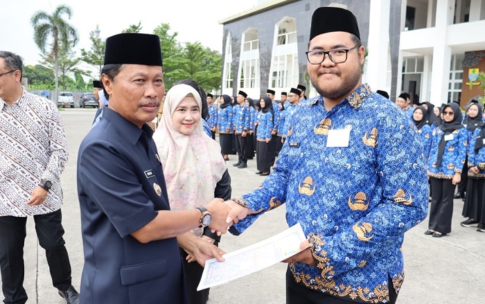 119 ASN Pemkot Cirebon Terima SK dari Effendi Edo