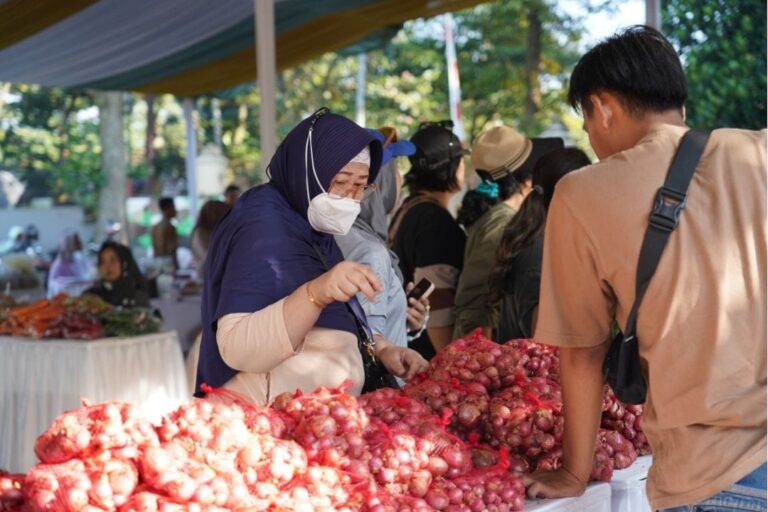 Sepekan Usai Idulfitri, Harga Kebutuhan Barang Pokok di Jabar Turun