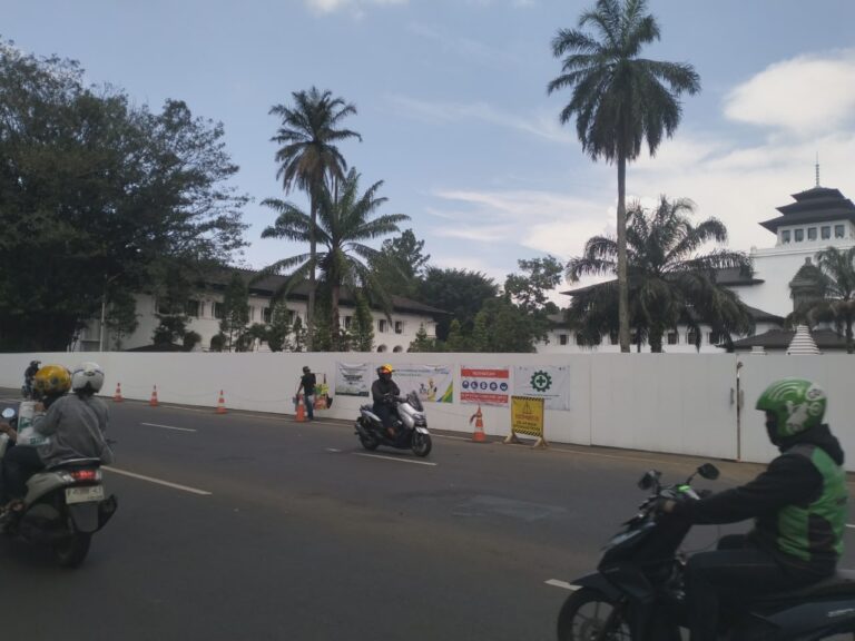 Gubernur Dedi Mulyadi Pastikan Jalan Diponegoro Bandung Tak Ditutup, Plang Penutupan Tidak Berlaku