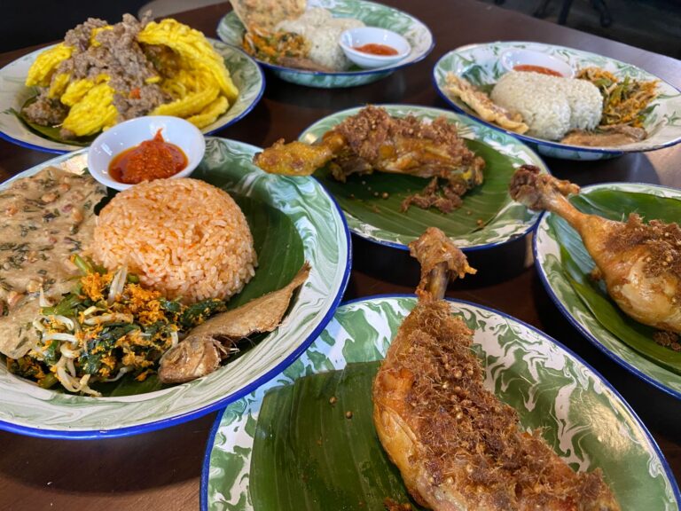 Nasi Bejek Jogja Rasa Cirebon di Aurel Bistro Laris Manis, Terjual 100 Porsi per Hari