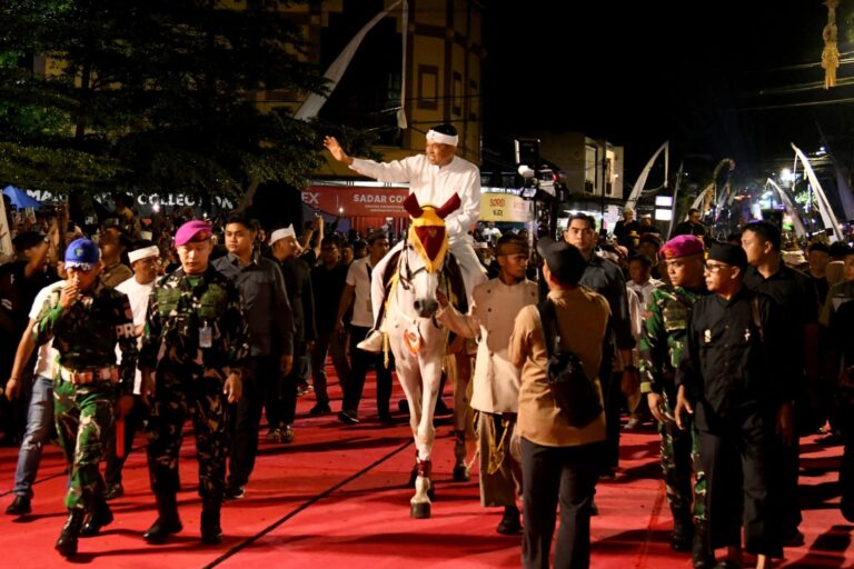 Kirab Budaya Tatar Sunda Berlangsung Meriah, Dedi Mulyadi Apresiasi Antusiasme Warga
