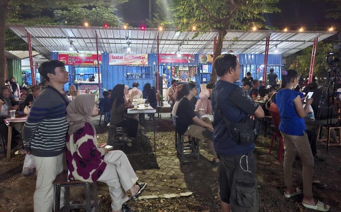 Taman Parkir Sumber Tempat Nongkrong Baru Anak Muda Cirebon
