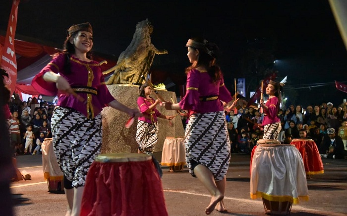 Ritual Damar Sewu Buka Seren Taun 2026 di Cigugur Kuningan