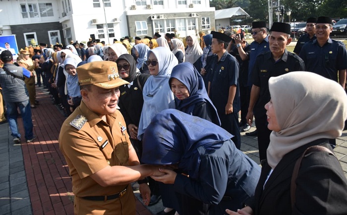 102 Guru di Kuningan Terima SK Penugasan Sebagai Kepsek