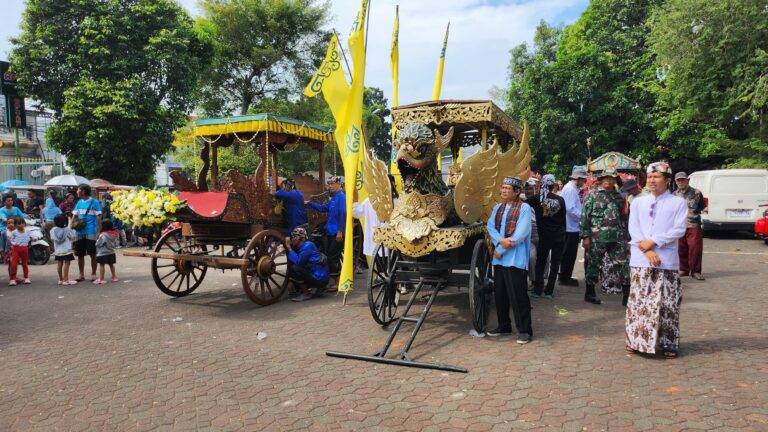 Wali Kota Cirebon Hadiri Kirab Budaya Pangeran Pulasaren