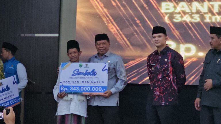 Guru Ngaji dan Marbot Majalengka Disiram Insentif Rp1,372 M 