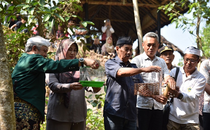 Pesta Dadung Seren Taun Kuningan, Rajut Harmoni dengan Alam