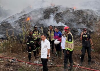 Bupati Dian Pantau Kebakaran di TPS Ciniru Jalaksana Kuningan