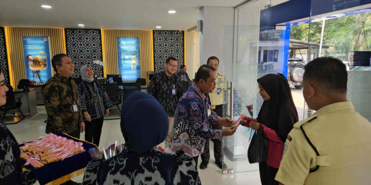 BRI BO Cempaka Mas Sambut Nasabah dengan Hangat dan Penuh Kekeluargaan