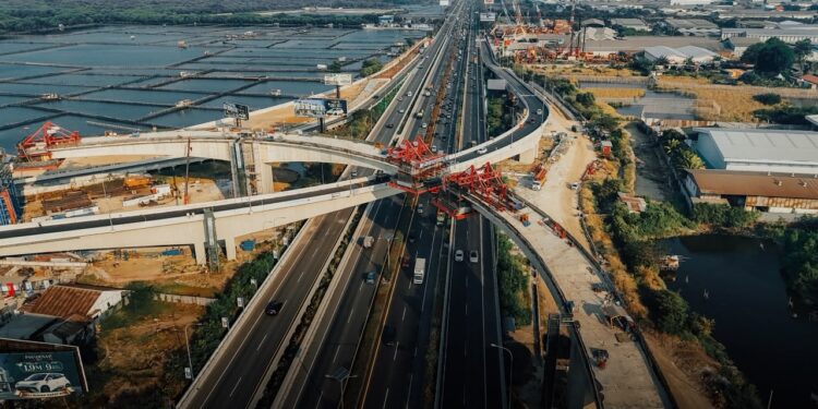 PTPP Progreskan Pembangunan Tol Kataraja Seksi 1 hingga 94,9%, Uji Pembebanan Jembatan Ramp 1 Tuntas