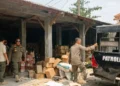Satpol PP Indramayu Sita 1500 Botol Miras Berbagai Merek