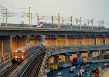 Naik Whoosh Pagi, LRT Jabodebek Uji Coba Berangkat dari Dukuh Atas 05.30 WIB