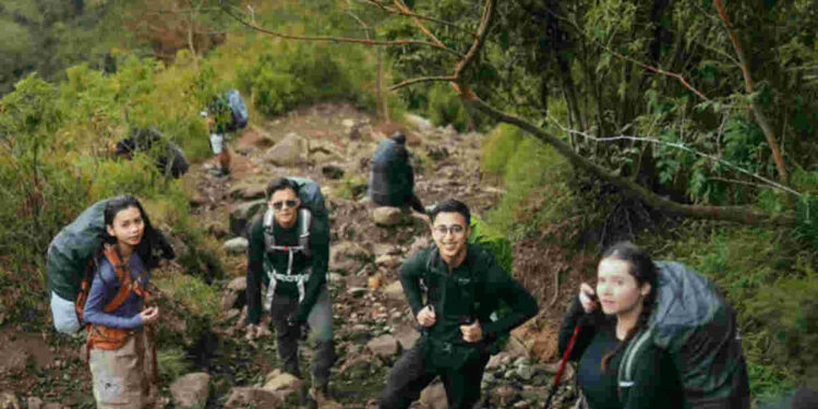 Rayo Oksa Kencana Luncurkan Skincare Outdoor Summit Glow pada 10.10