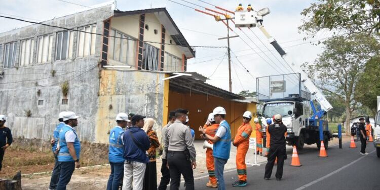 Jaga Pasokan Listrik, PLN Jabar Gelar Apel Bakti PDKB di Kuningan